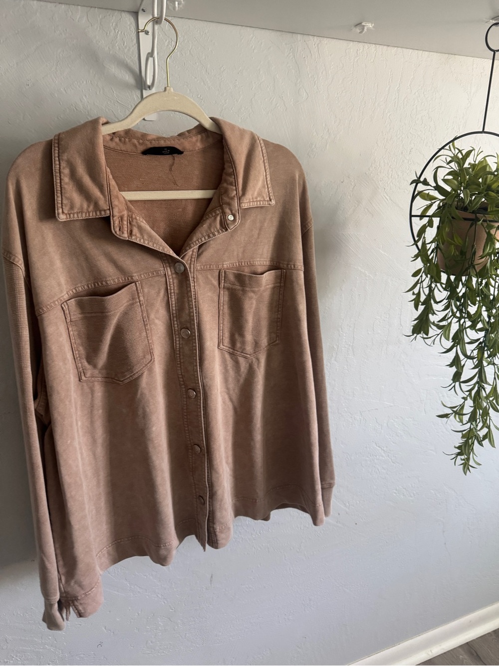 Fall Casual Button-Up Shirt Jacket in Dusty Tan